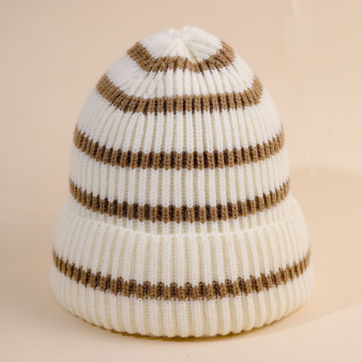 Bonnet femme rayé style beanie à doublure douce