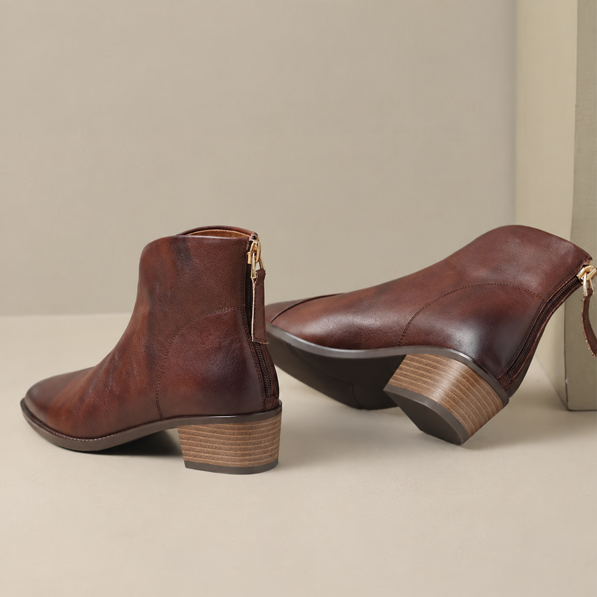 Boots femme à petit talon et ligne épurée