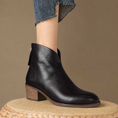 Boots femme à petit talon et ligne épurée