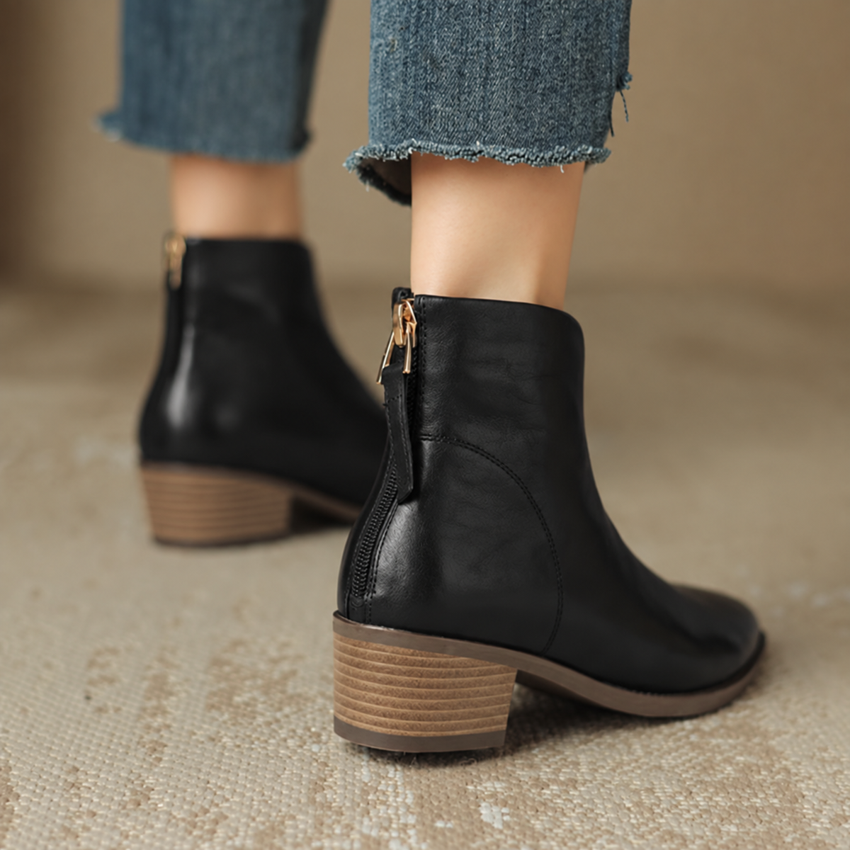 Boots femme à petit talon et ligne épurée