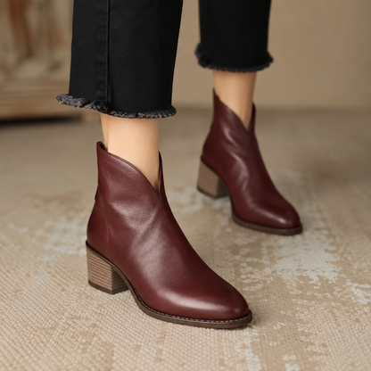 Boots femme à petit talon et ligne épurée – Marron