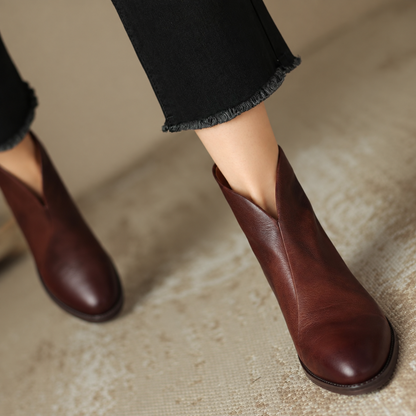 Boots femme à petit talon et ligne épurée