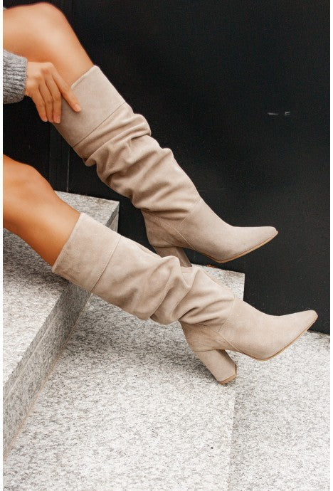 Bottes hiver femme effet daim à talon bloc et tige froncée – Beige