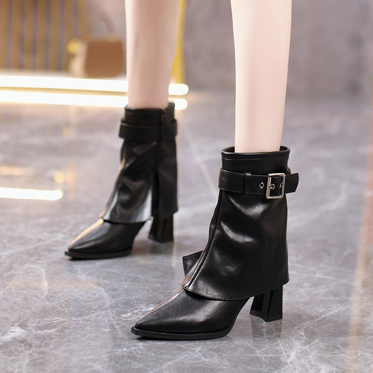 Bottines femme à talon bloc et bride à boucle réglable