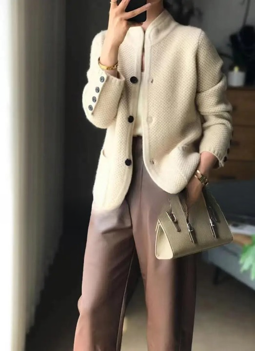 Cardigan femme boutonné à manches longues et coupe fluide