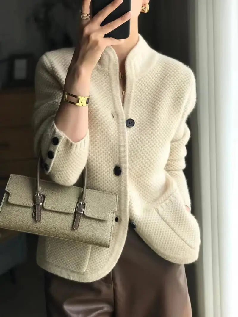 Cardigan femme boutonné à manches longues et coupe fluide