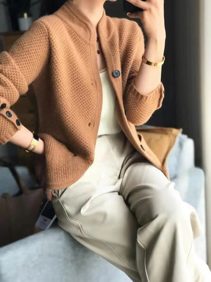 Cardigan femme boutonné à manches longues et coupe fluide
