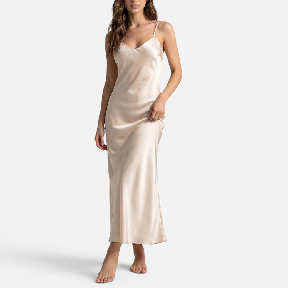 Chemise de nuit femme mi-longue à fines bretelles réglables – Beige