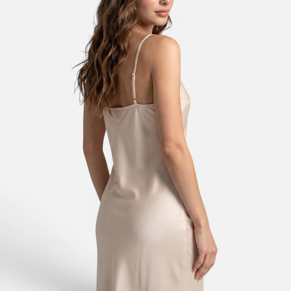 Chemise de nuit femme mi-longue à fines bretelles réglables