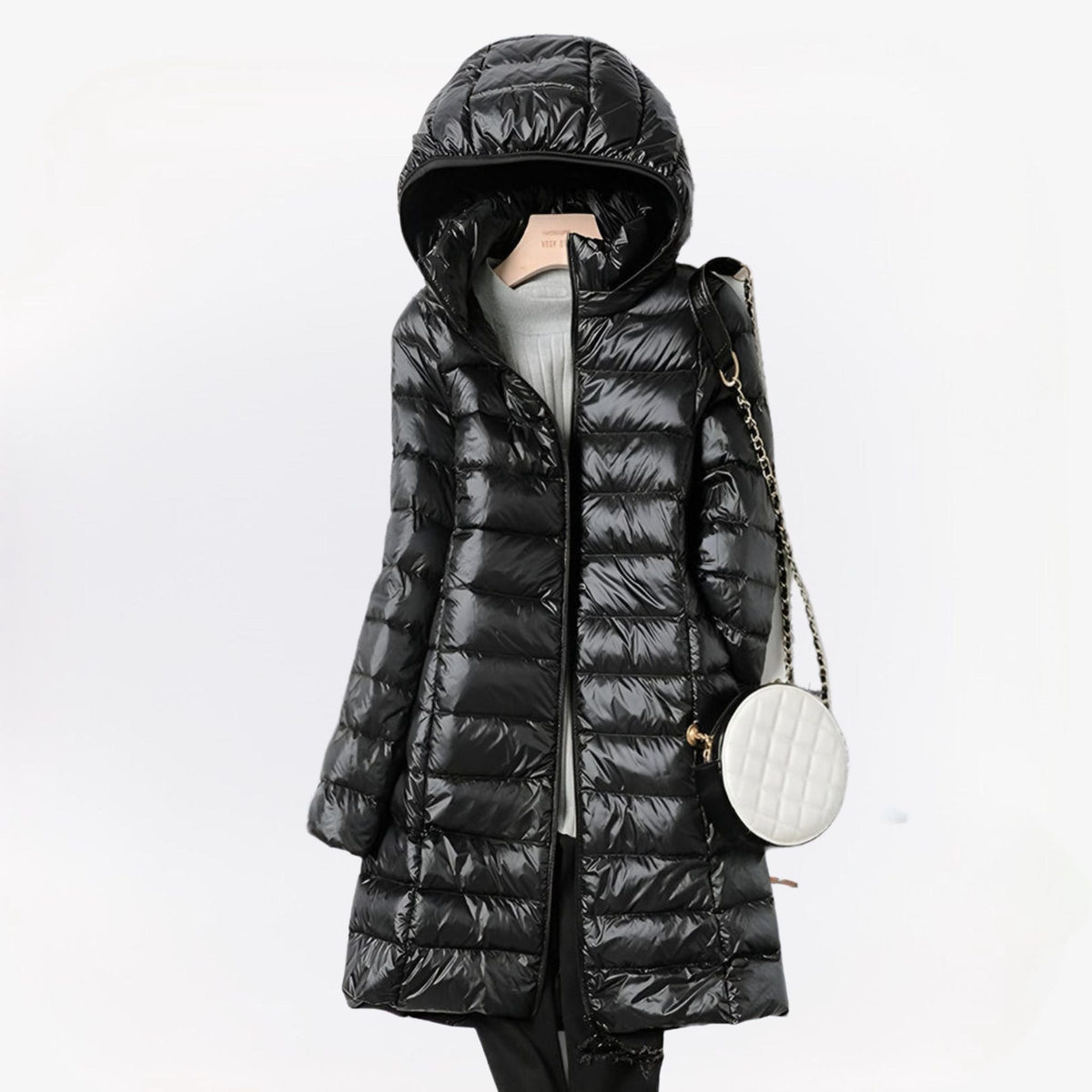 Doudoune longue femme légère à capuche intégrée – Noir