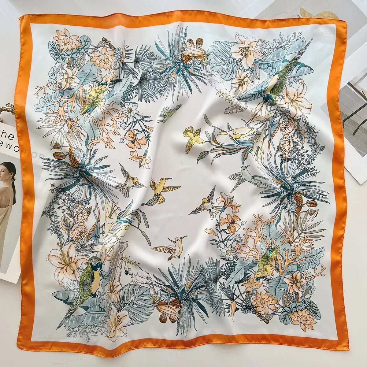 Foulard femme carré satiné à imprimé fleuri – Tropical blanc
