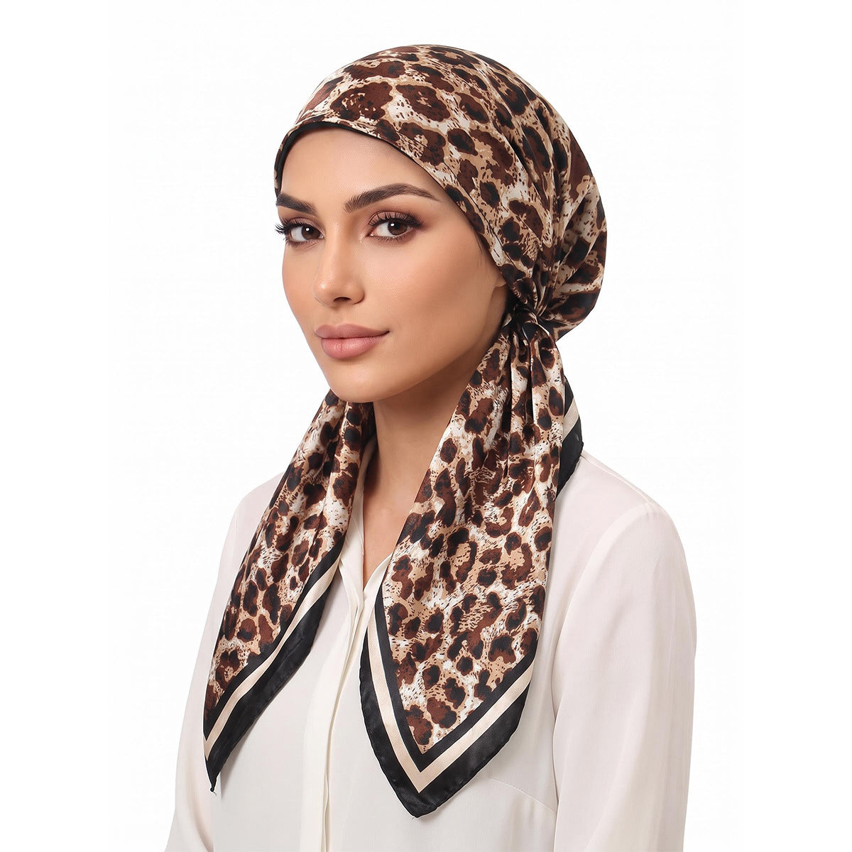 Foulard femme grand carré satiné à nouer aux cheveux ou au cou – Marron clair