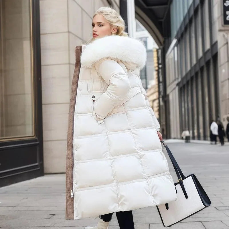 Parka femme à capuche bordée de fausse fourrure