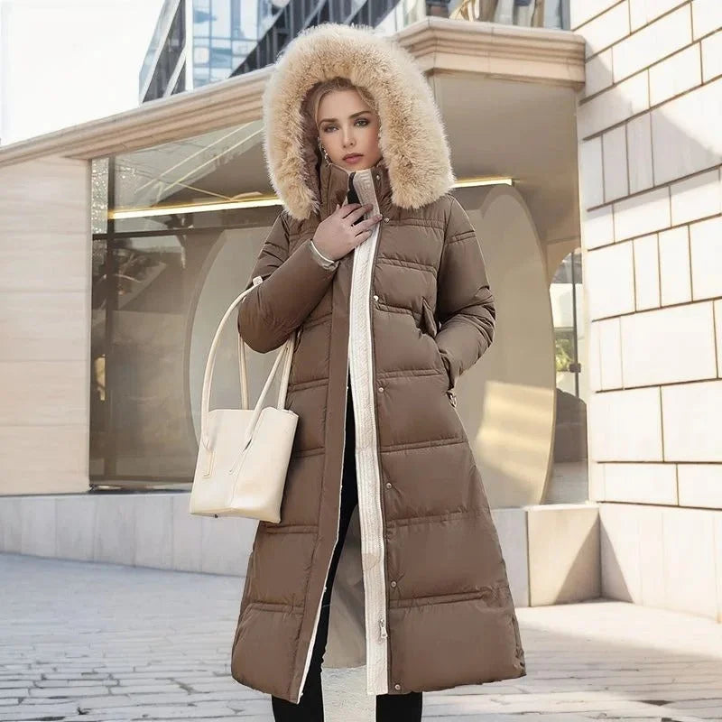 Parka femme à capuche bordée de fausse fourrure