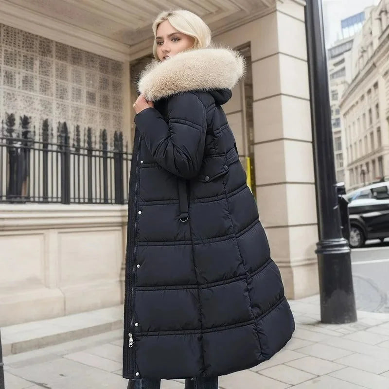 Parka femme à capuche bordée de fausse fourrure