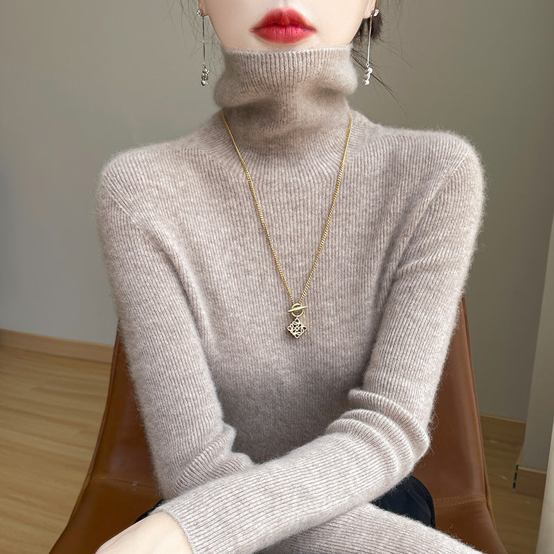 Pull col roulé femme près du corps en maille fine extensible – Beige clair