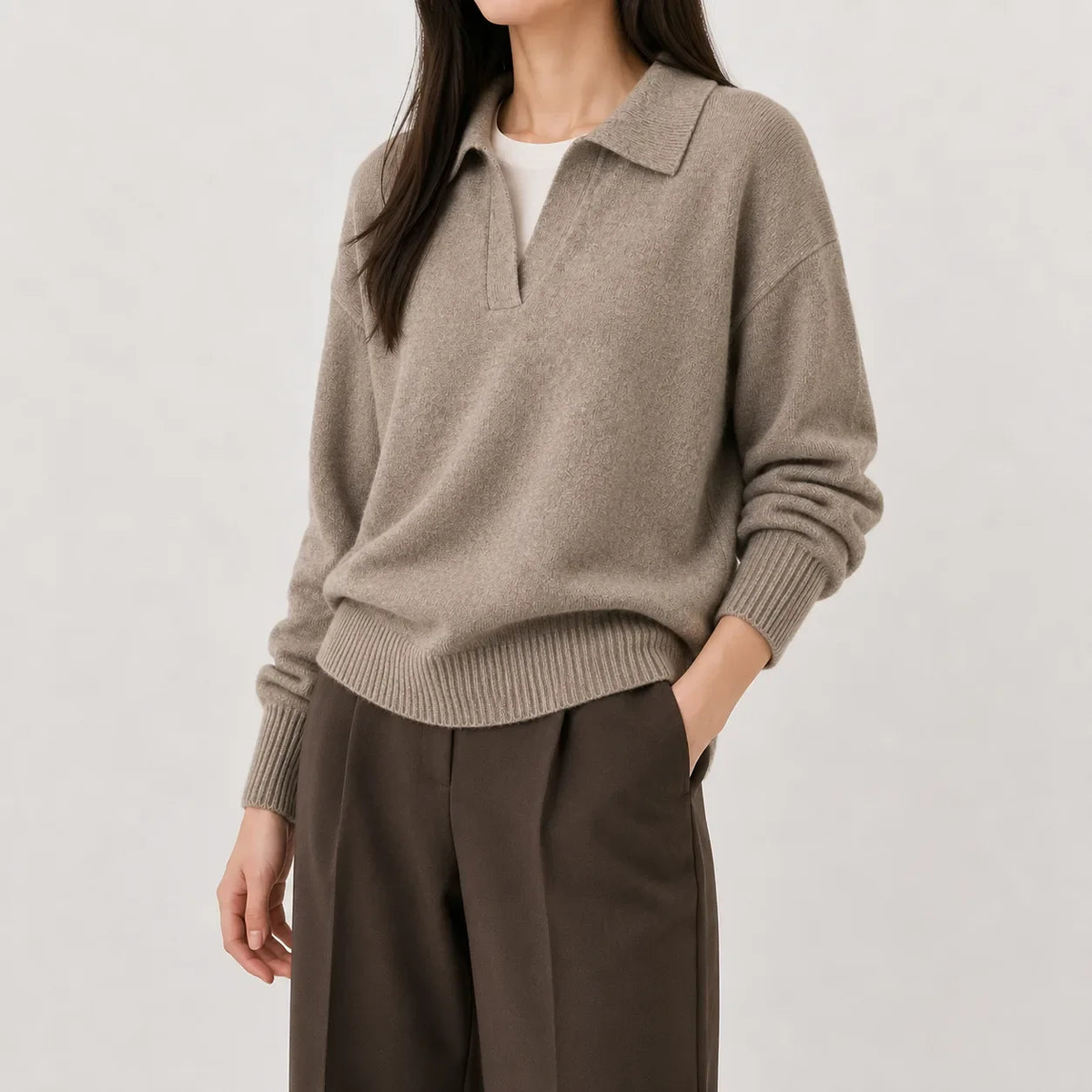 Pull femme col V en maille souple à manches longues