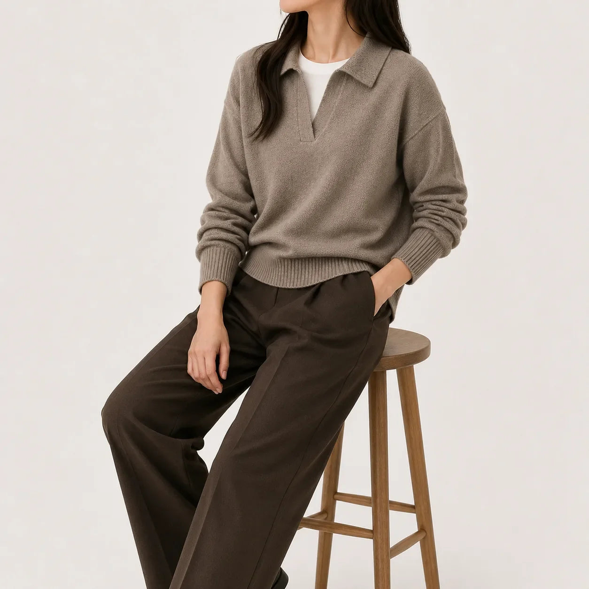 Pull femme col V en maille souple à manches longues
