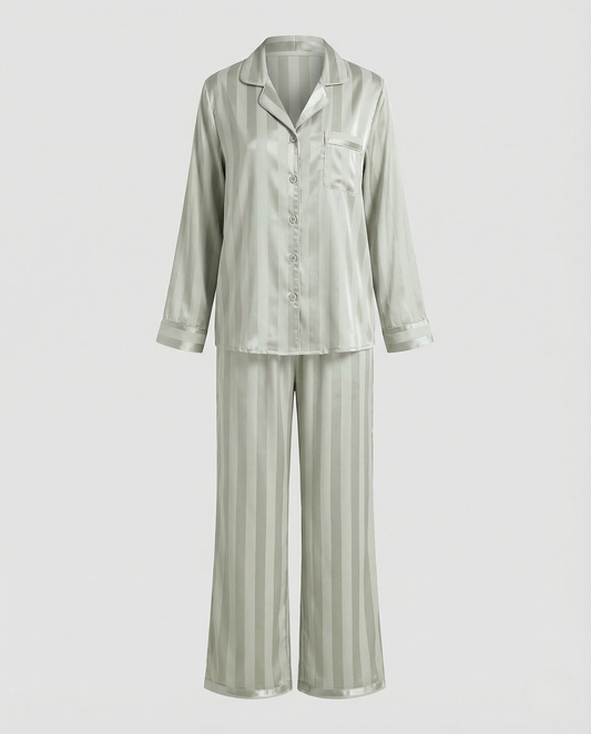 Pyjama femme effet satiné à chemise boutonnée et col cranté – Vert sauge