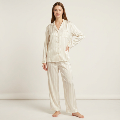 Pyjama femme rayé effet satiné avec poche poitrine – Crème