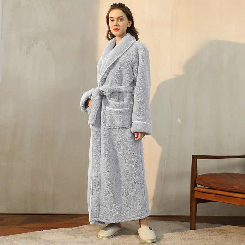 Robe de chambre femme en flanelle à col châle et ceinture – Gris clair