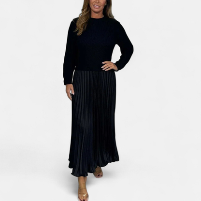 Robe pull femme longue à jupe plissée et manches longues – Noir